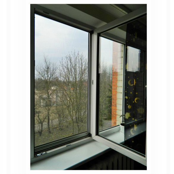 Roller screens operated from the top