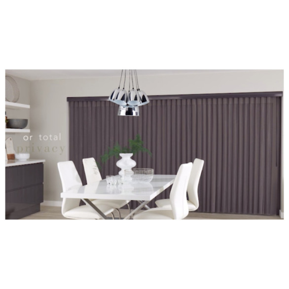 Vertikalios diena naktis užuolaidos (valdomos lazdele)