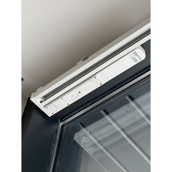 Vertikalios diena naktis užuolaidos