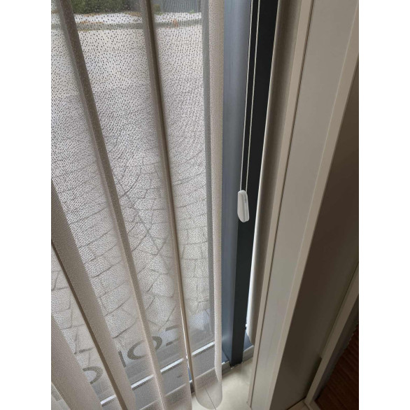 Vertikalios diena naktis užuolaidos