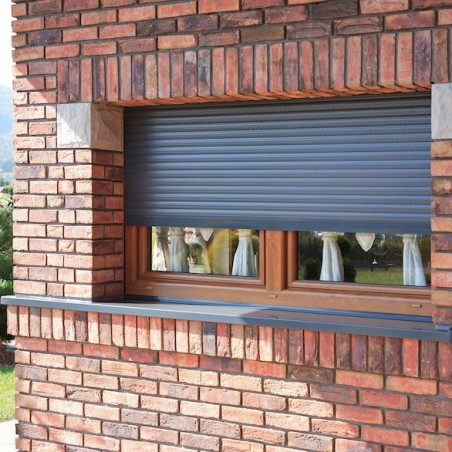 Integruotos fasae apsauginės žaliuzės