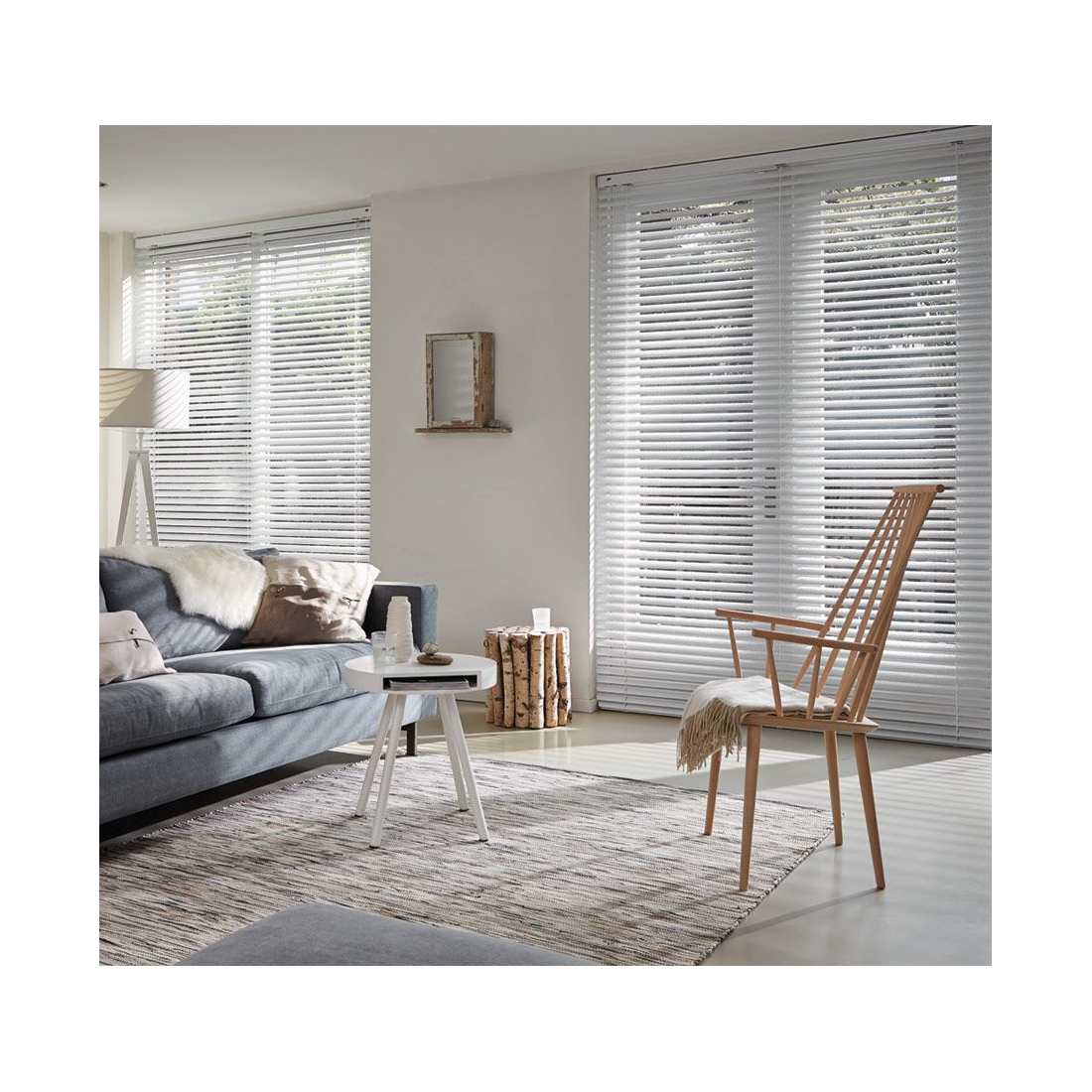 Venetial blinds 25 mm (operated by a stick and a string)
