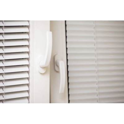 Venetial blinds 25 mm (operated by a stick and a string)