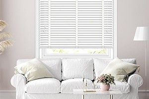 Medinės žaliuzės 35 mm.