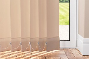 Vertikalios žaliuzės 89 mm.