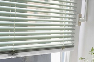 Horizontalios aliuminės 25 mm. žaliuzės